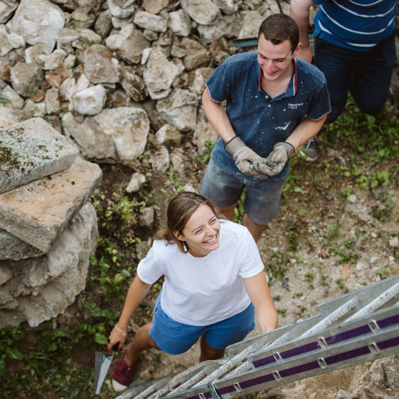 Apprendre à monter un mur en pierre sèche